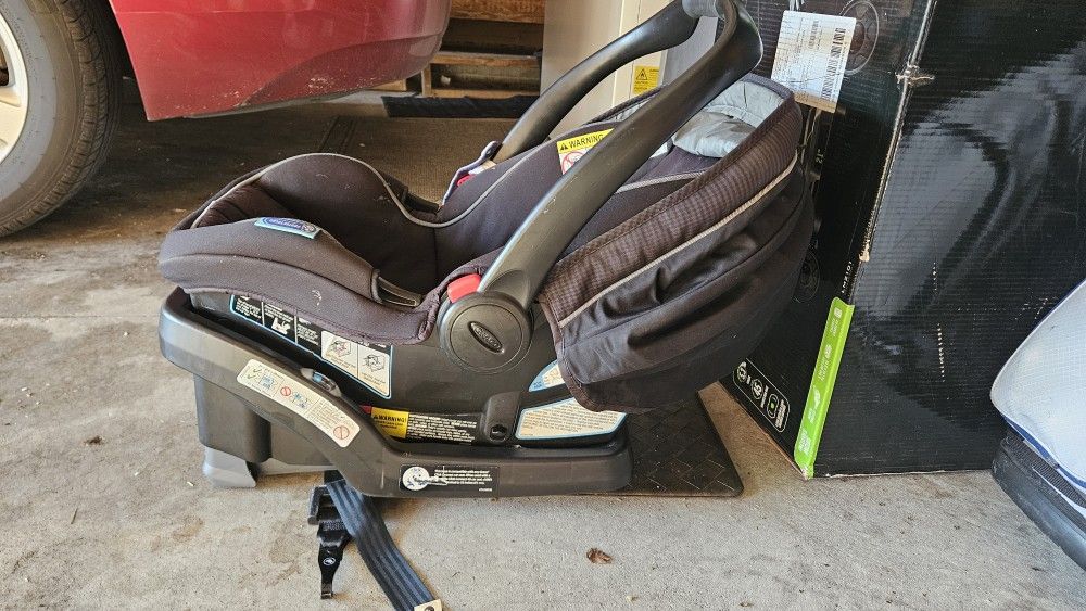 Graco Infant Car Seat