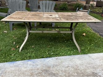 Outdoor tile table