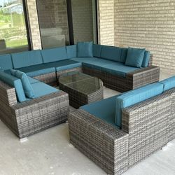 New inbox patio set (we finance and deliver)($54 down,90 day no interest payment plan)