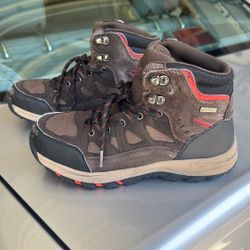 Perfect Hiking Boots for Outdoor education 