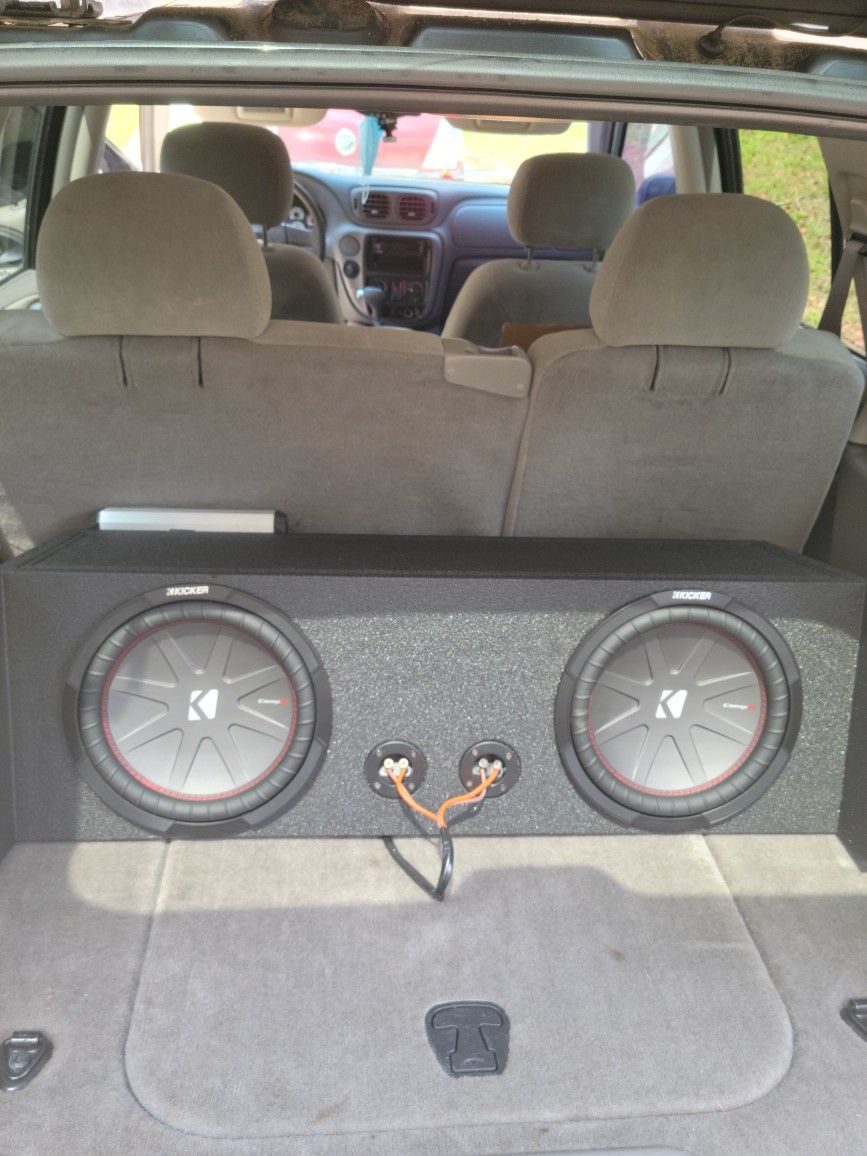 12" Kicker Subs And Amp