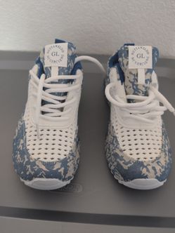NEW GL SHOES SIZE 8.5