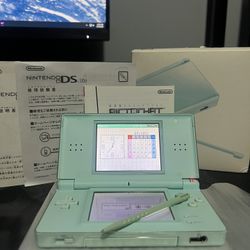 Nintendo DS Lite Complete In Box