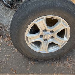 Lt245/76r17 Tire E Rim 4 Jeeps 