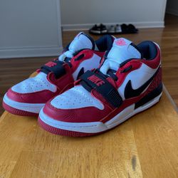 LIKE NEW CONDITION NIKE AIR JORDAN 1 LOWS size 6.5Y or 8 Women 