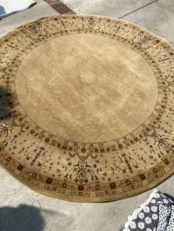 Bent Tree Round Rug