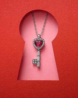 Hermoso collar de la marca Pan