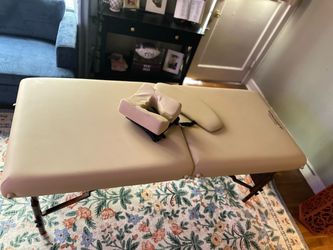 Master Del Ray Pro Portable Folding Massage Table with Face Cradle