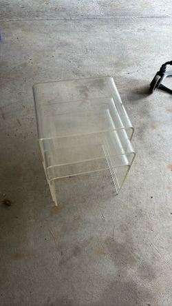 3 plexiglass tables different sizes set
