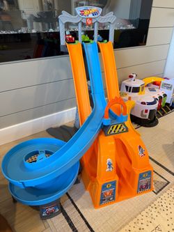 Hot Wheels Track with 3 cars