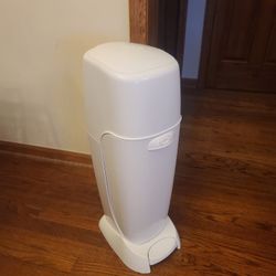 Playtex Baby Diapers Changing Pails Garbage Can 