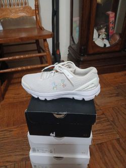 Under Armor size 9