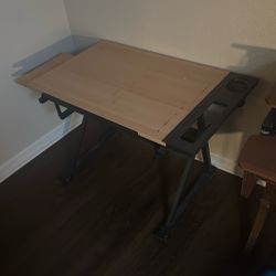 Adjustable Drafting Table