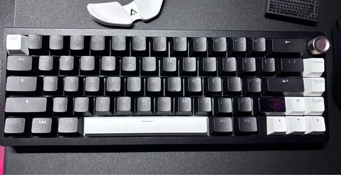 Womier sk65 mechanical keyboard