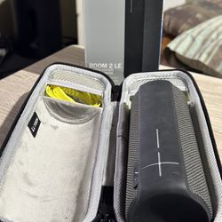 UE Boom 2 LE Bluetooth Speaker w Travel Case