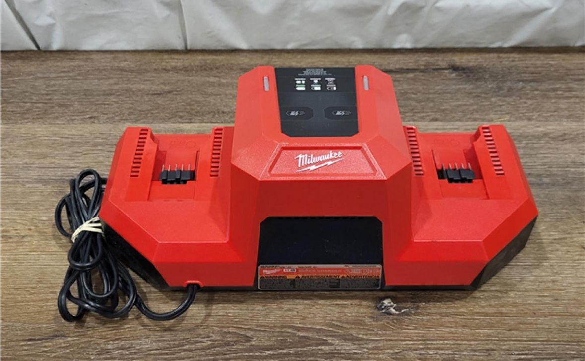 Milwaukee M18 18V Dual Bay Simultaneous Super Charger