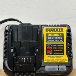 DEWALT 12V MAX/20V MAX Lithium Ion Battery Charger, 4 Amp (DCB1104)
