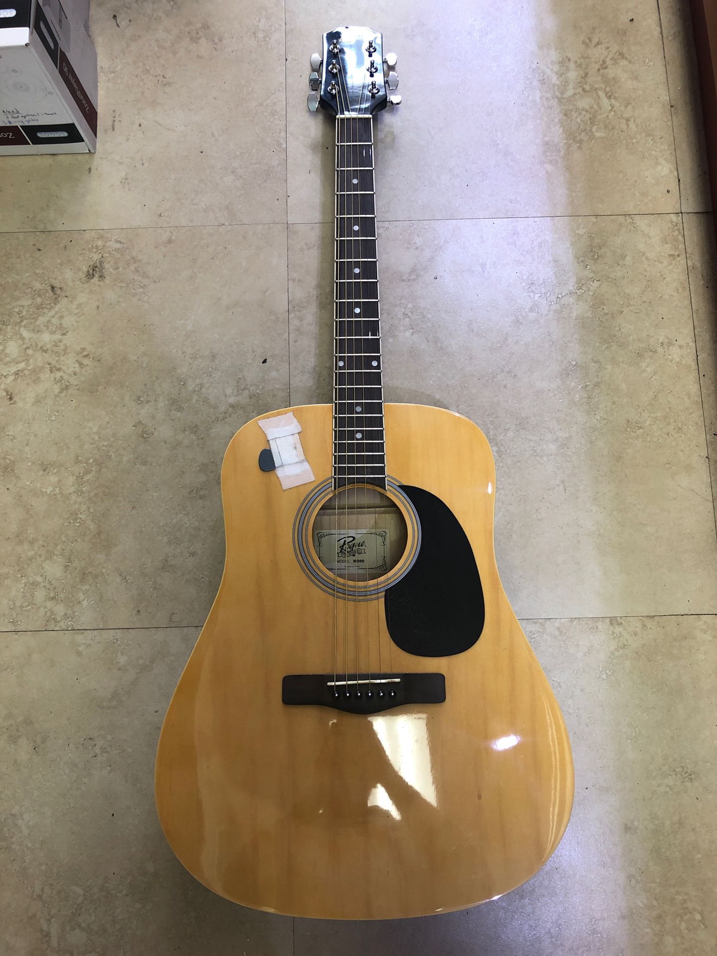 Rogue RD80 acoustic Dreadnought wood Guitar