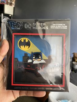 Funko POP Pin Batman riding in Batmobile