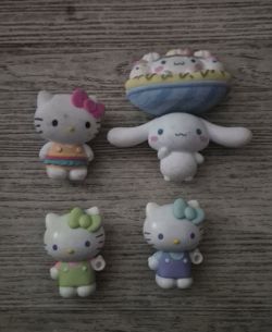 Sanrio Hello Kitty mini figures bundle