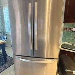 Whirlpool French Door 25 Cu. Ft Great Condition!!