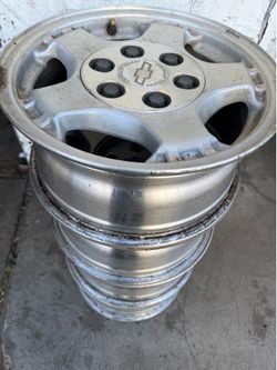 Set of 16” Chevy stock alloys