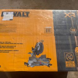 DEWALT 12-in 20-volt max Dual Bevel Sliding Compound Cordless Miter Saw Model #DCS785B