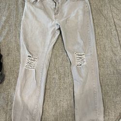 Ripped skinny jeans
