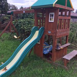 Backyard Discovery  Lakewood Wooden Swing Set 