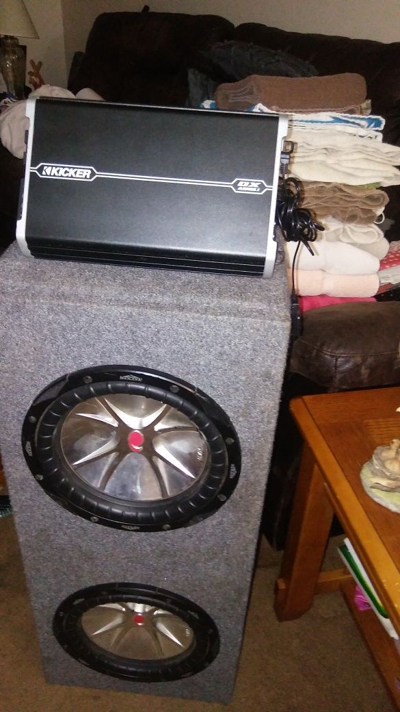Kicker cvr 10s and a kicker 1000.1