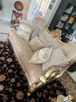 Couch set