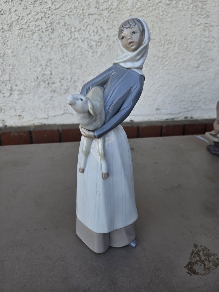 Lladro Figurine