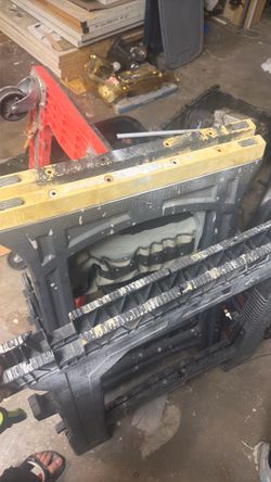 Folding sawhorse