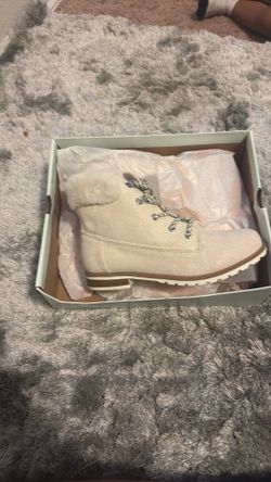Women’s shoes