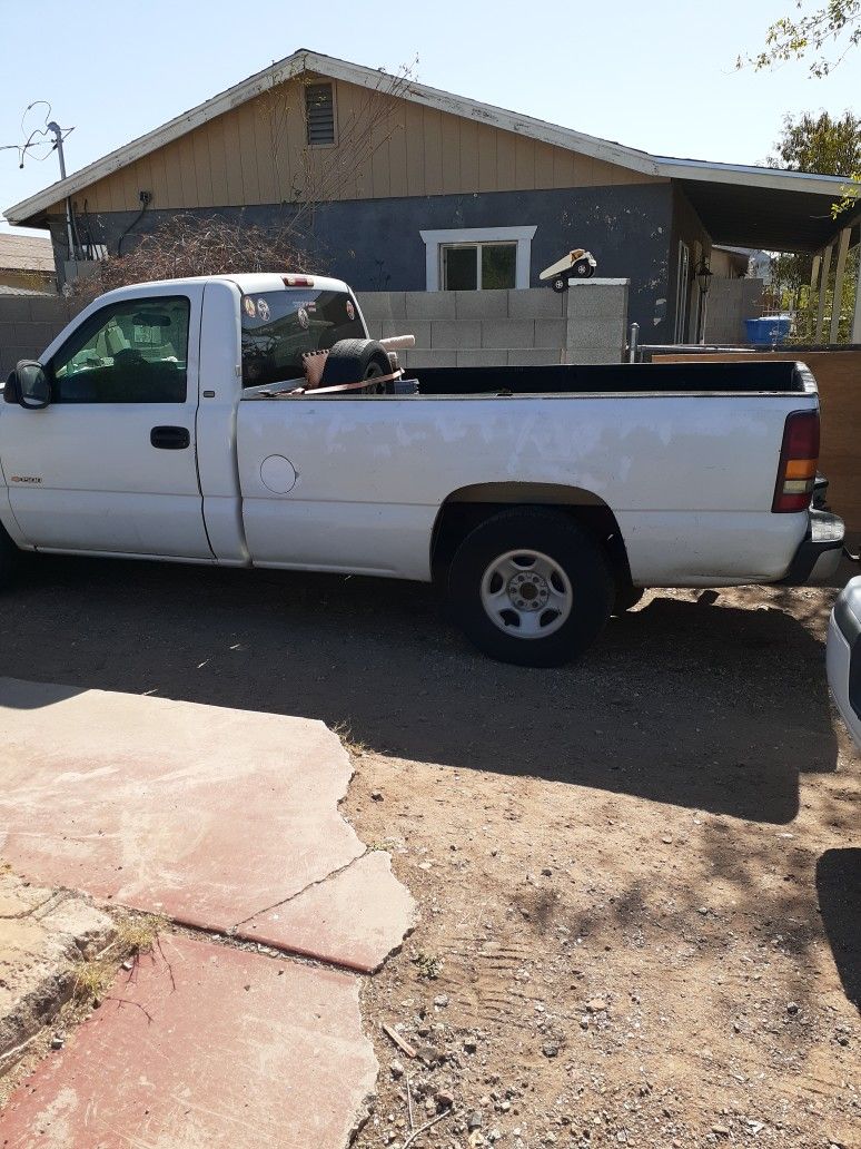 2002 Chevy 8ft bed Silverado A/C Auto PS V6 4.3 MOTOR RUNS GOOD Transmission Bad