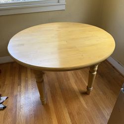 Breakfast Table With Leafs 