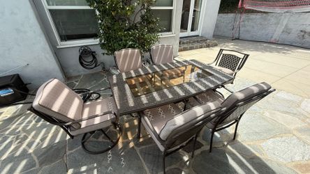 Outdoor table and chairs