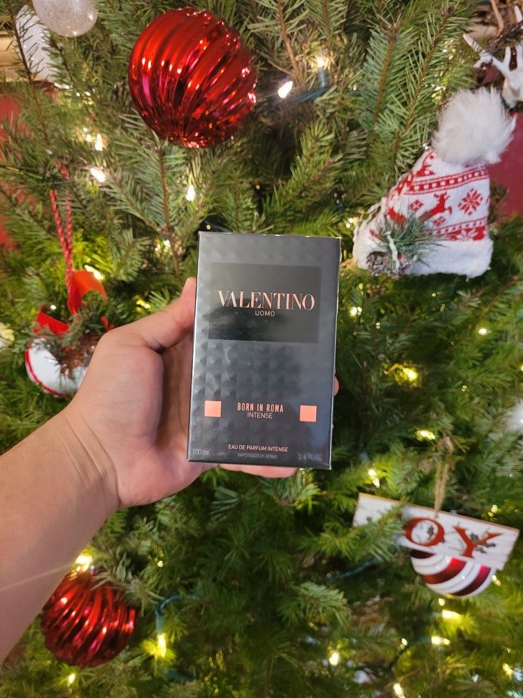 Valentino Uomo Born In Roma Intense