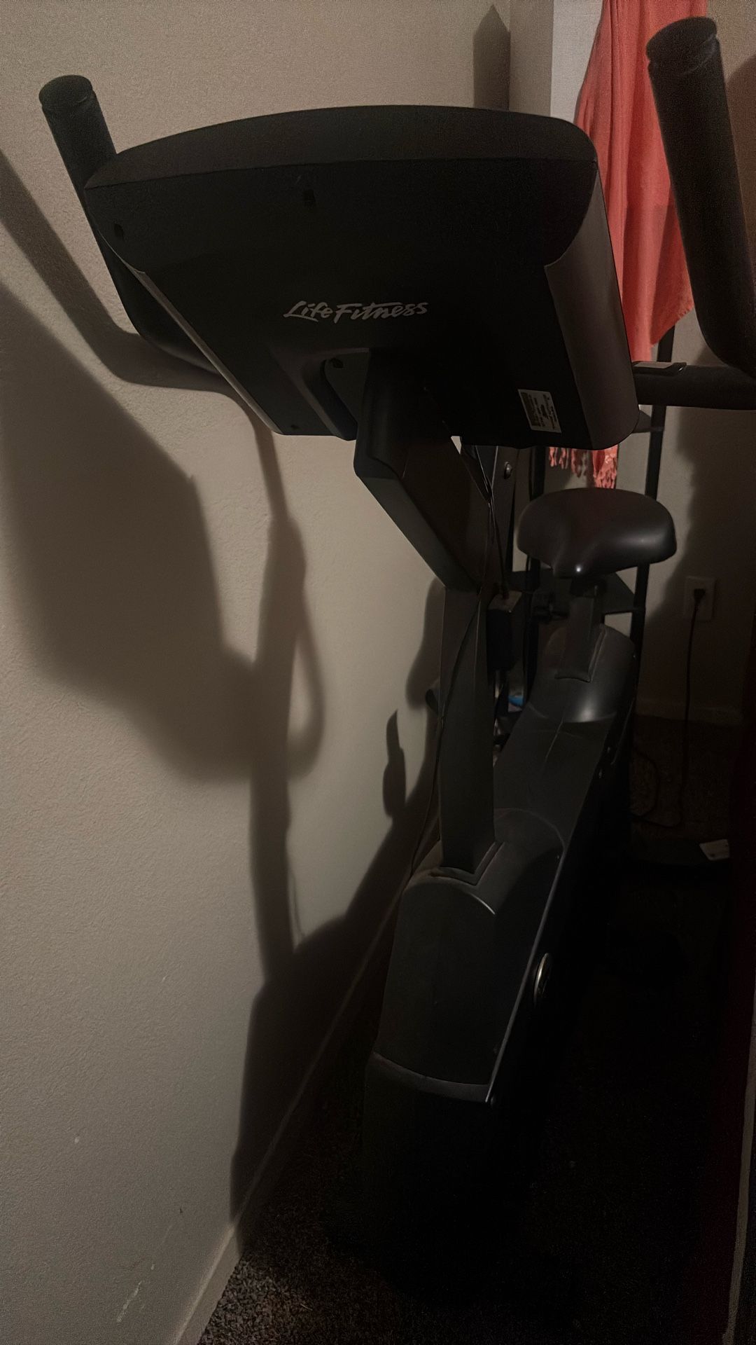 High-Quality Gym-Grade Life Fitness Club Series+ Upright Lifecycle Bike (used) – Excellent Condition