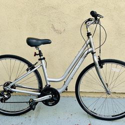 16” Women’s Trek Hybrid Bike- New 