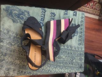 Black and purple Madden girl wedges