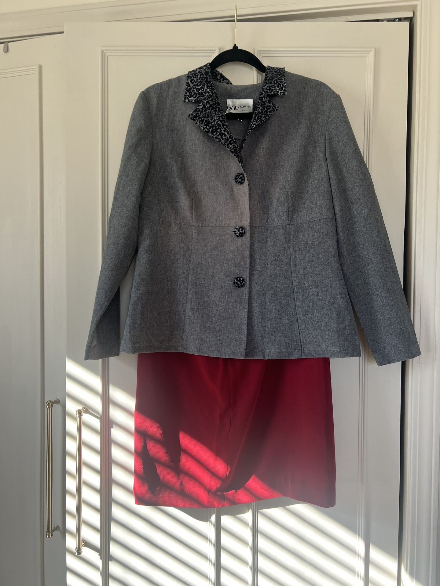 skirt ( Size:10) And Blazer For 12$
