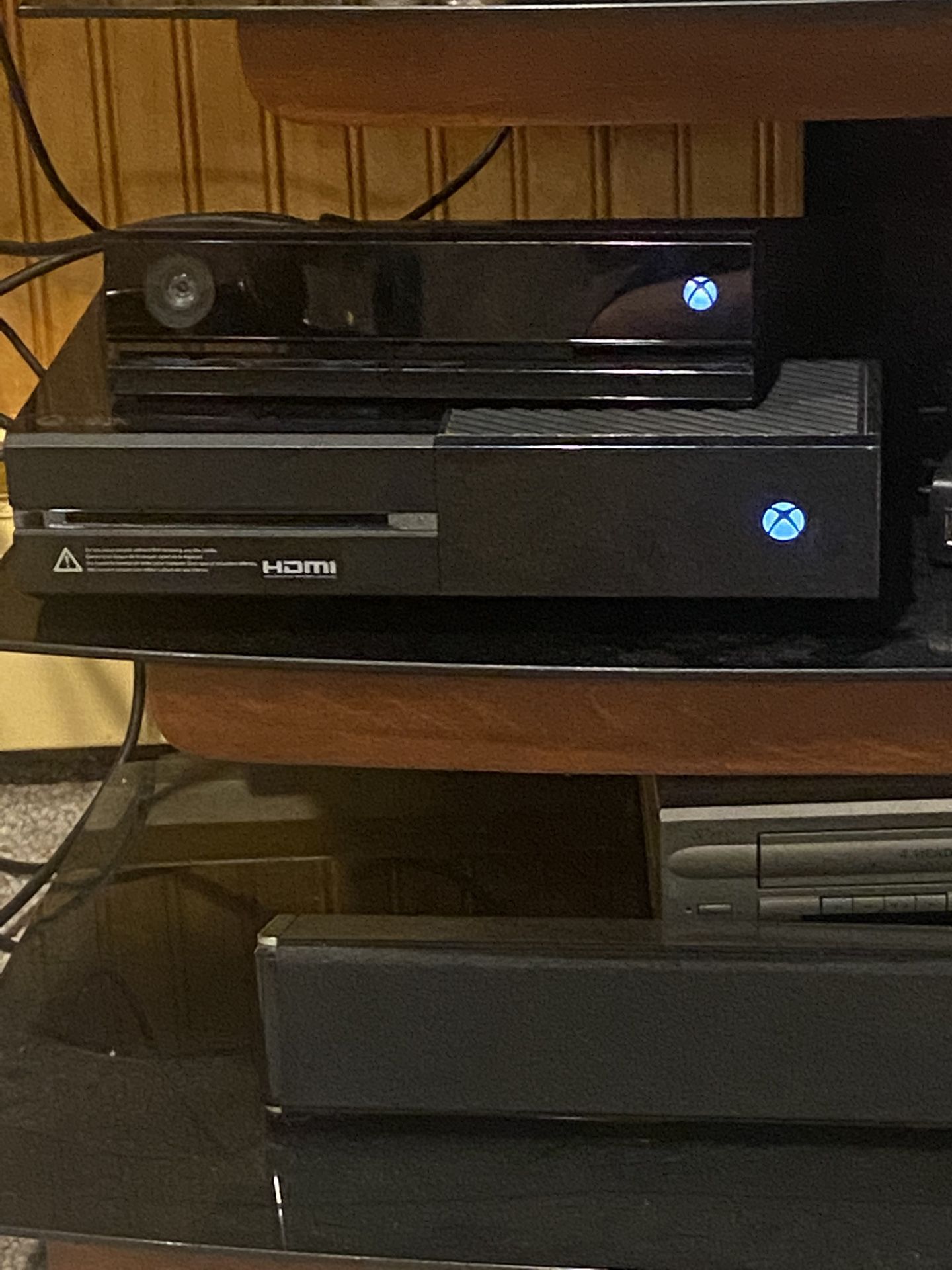 Xbox one 500 gb with 2 controllers 