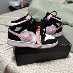 Arctic Pink Nike 1