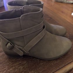 Girls Size 3 Boots (kohls)