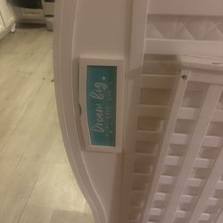 Graco Story Customizable 5-in-1 Convertible Crib with Drawer - white