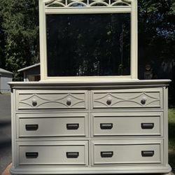 Solid Wood 6 Drawer Dresser With Mirror 