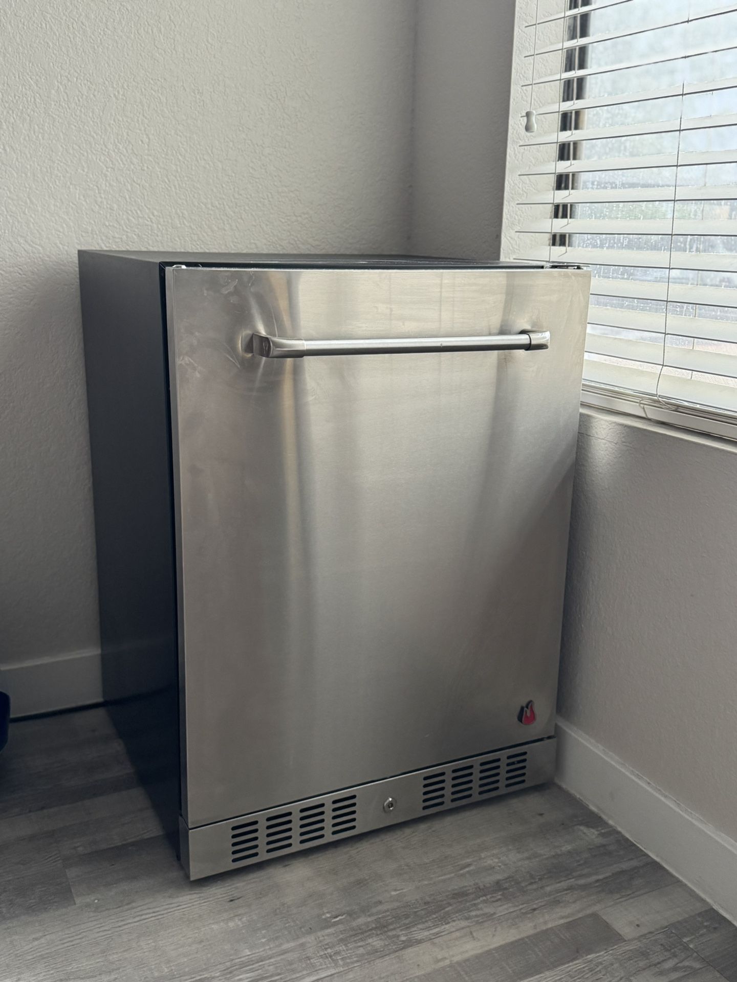 CharBroil Refrigerator Indoor / Outdoor 