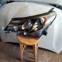 2013 - 2015 Toyota Rav4 Left Headlight