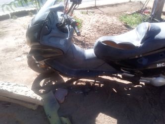 Motor scooter